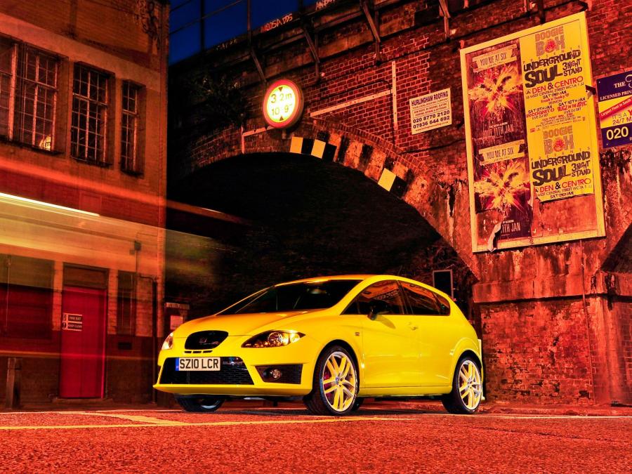  Seat Leon Cupra R 2010 года  (UK) (фото 12 из 12)